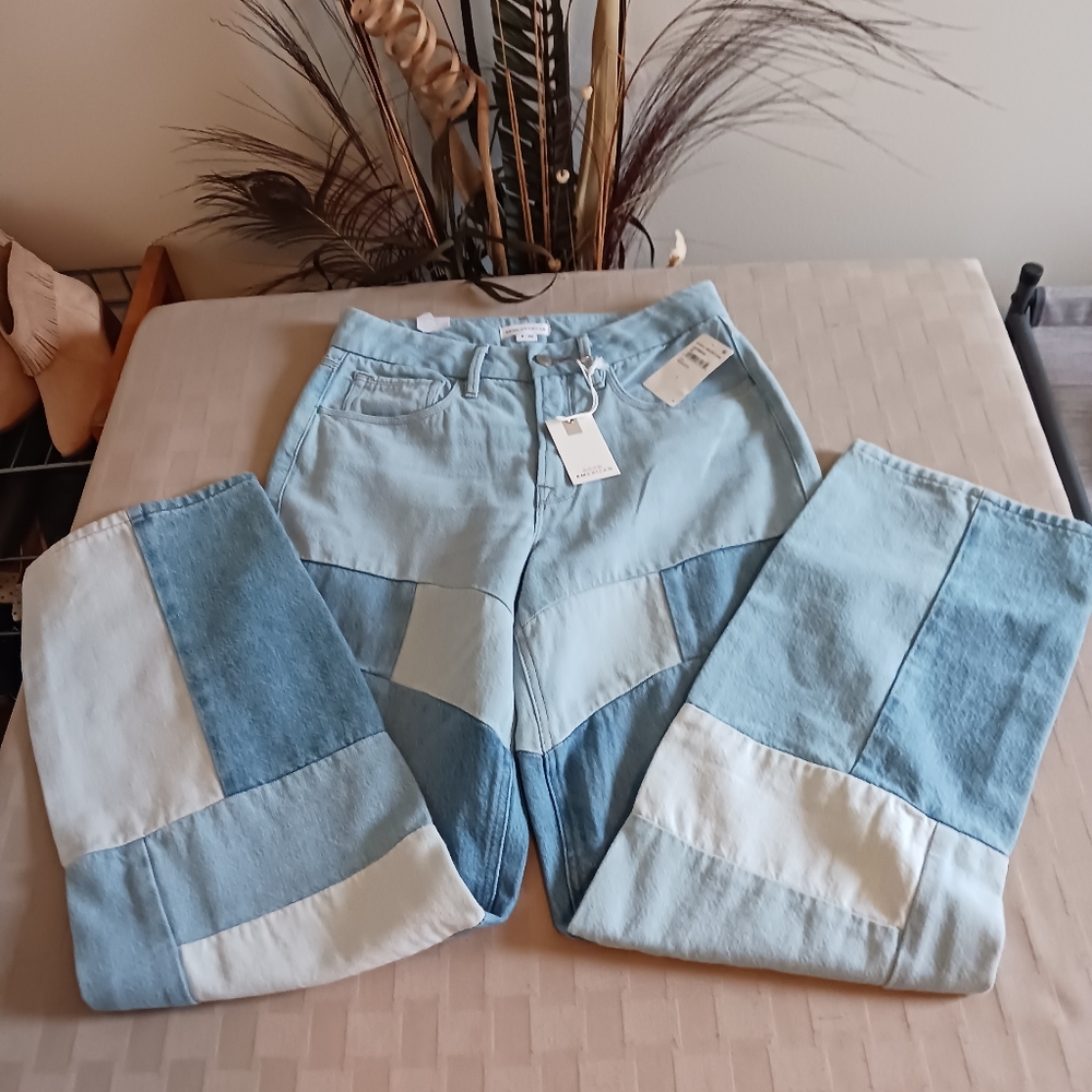 Good American 90's Patch Straight Leg High Rise Jean - Picture 5 of 13